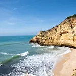Casa Cubo - Amazing 6 Bedroom فيلة *
