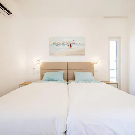 Casa Cubo - Amazing 6 Bedroom Vila